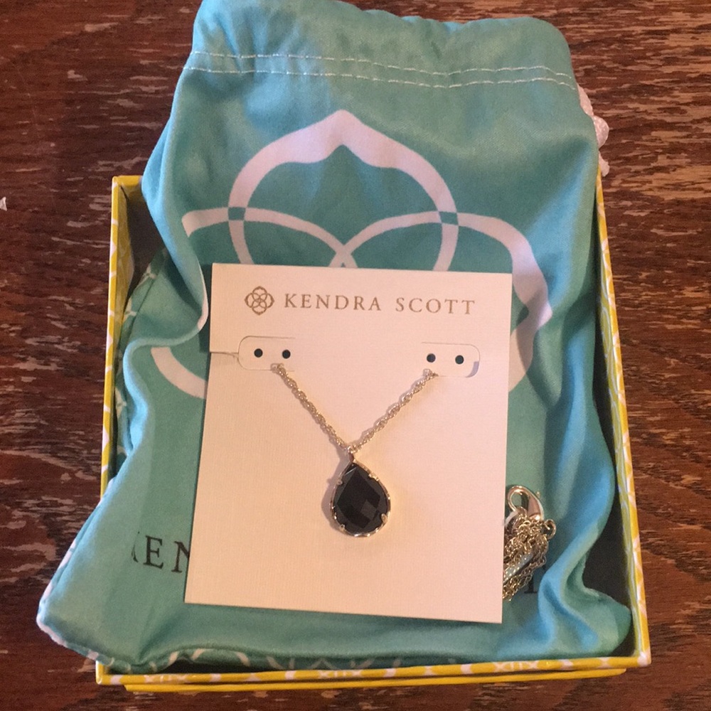 Never worn: Black Kendra Scott necklace